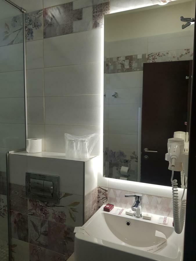 Hotel Florilor Бэи­ле-Олэ­неш­ти Экстерьер фото